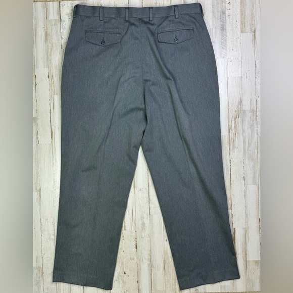 L. L. Bean Dress Pants Gray Pleated Size 42x33 - Picture 8 of 10